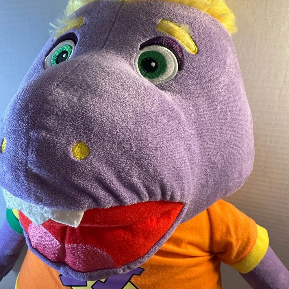 Vintage ‘90’s Mr Munch jumbo plush 32” from Chuckee Cheese